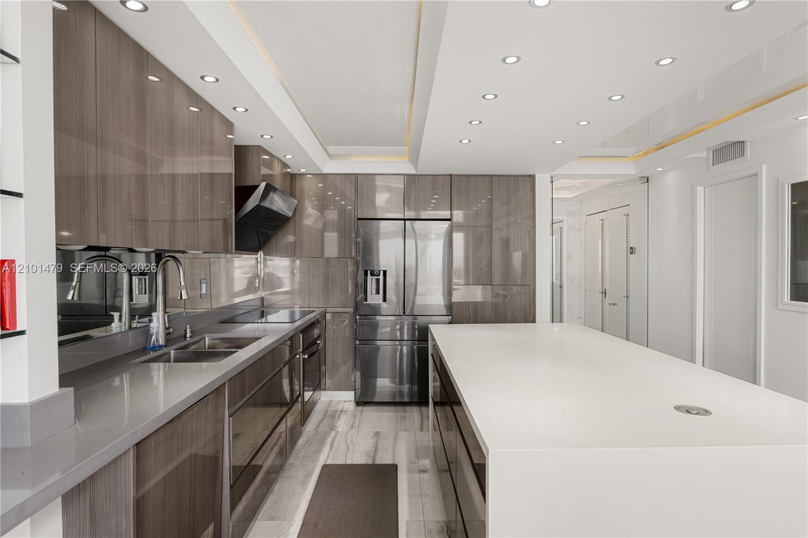 345 Ocean Dr # 705, Miami Beach FL 33139 photo 2
