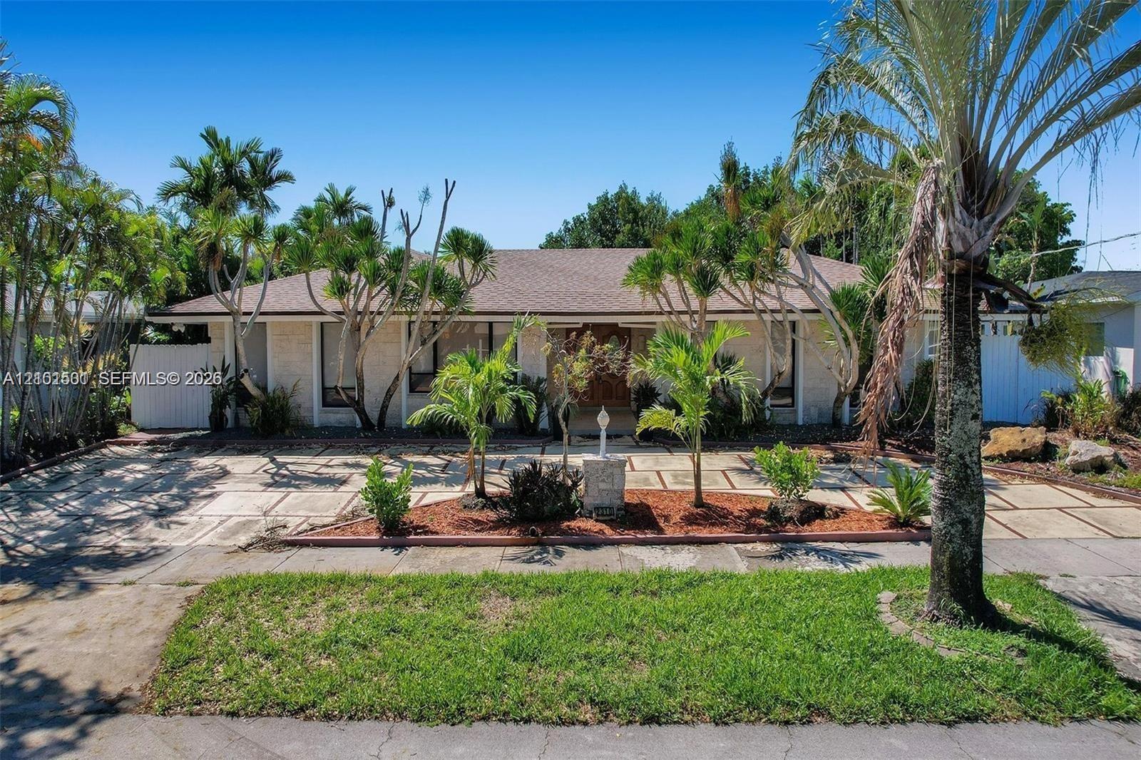 2310 NE 195th St, Miami FL 33180