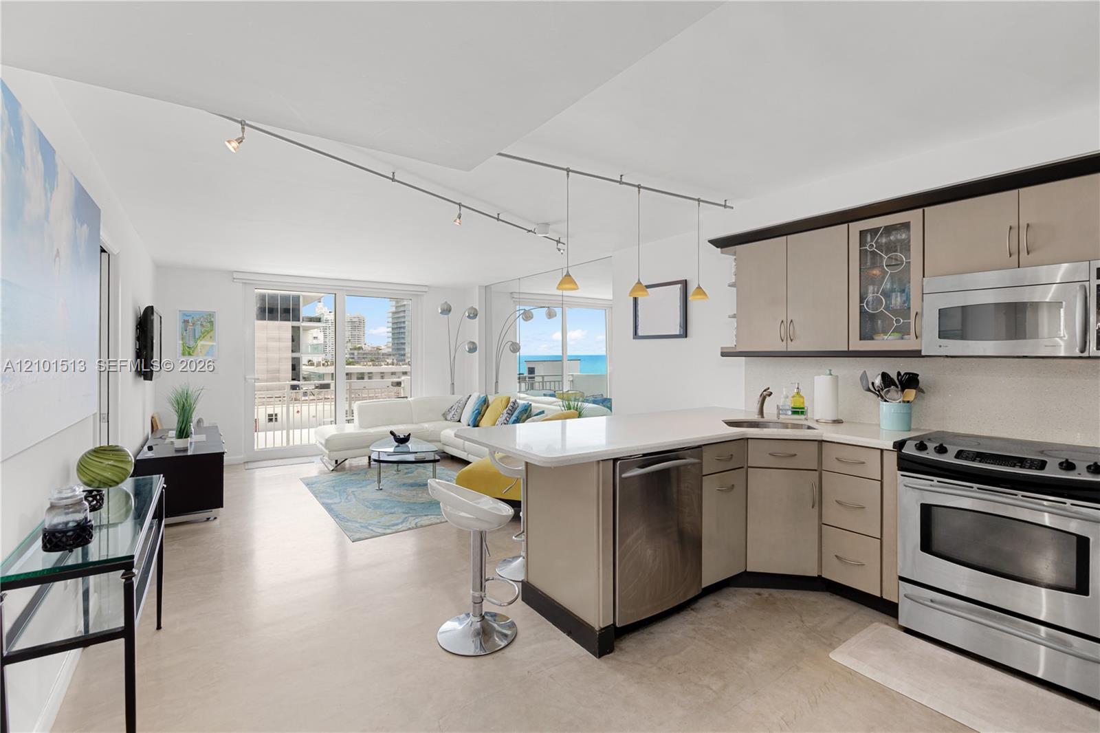 345 Ocean Dr # 812, Miami Beach FL 33139 photo 3