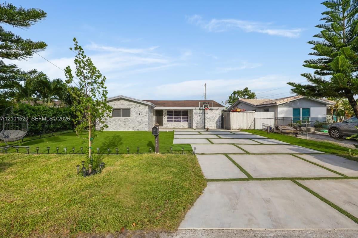 2340 N 66th Ter, Hollywood FL 33024