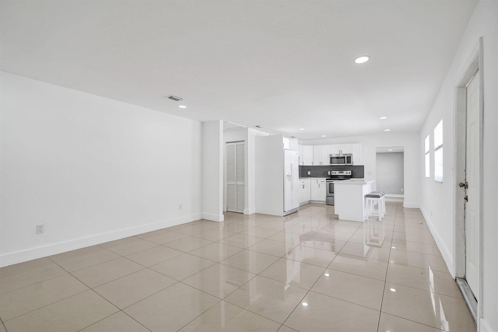 8224 NW 1ST Place, Miami FL 33150 photo 2