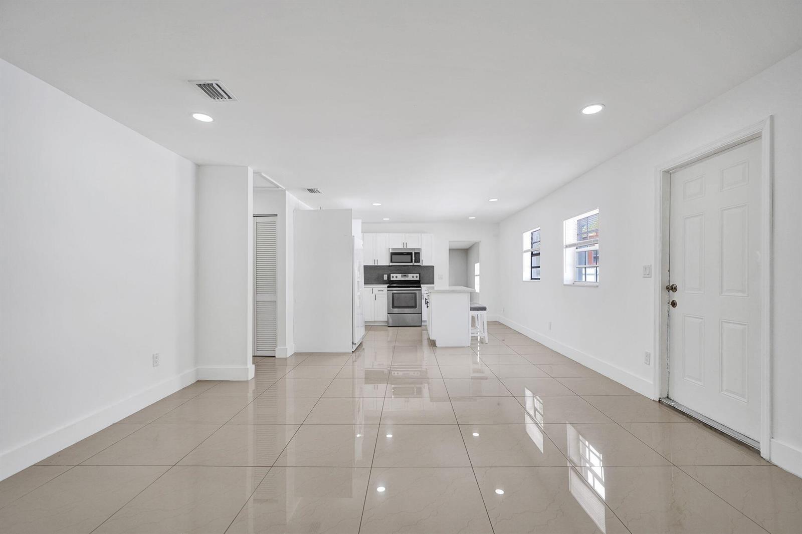 8224 NW 1ST Place, Miami FL 33150 photo 3
