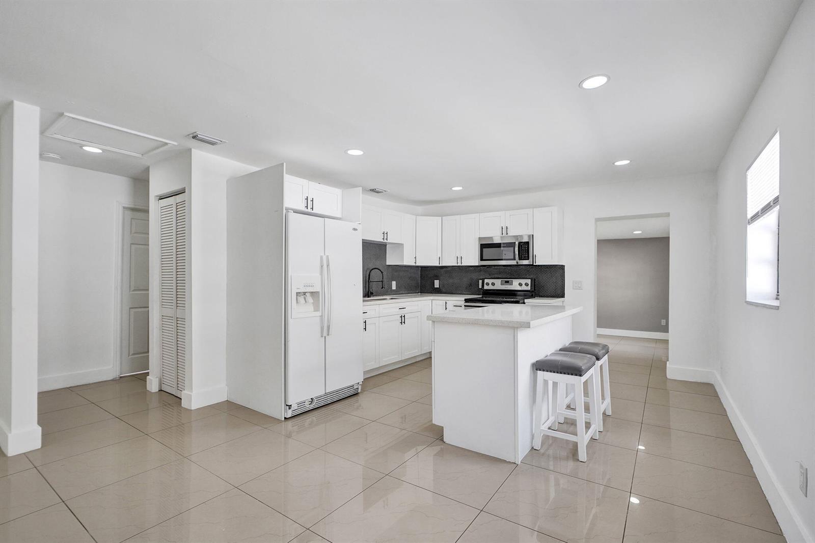 8224 NW 1ST Place, Miami FL 33150 photo 4