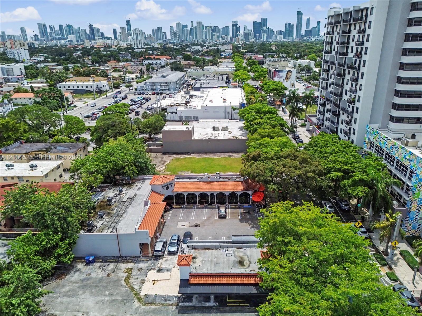 Miami, FL 33135 photo 2
