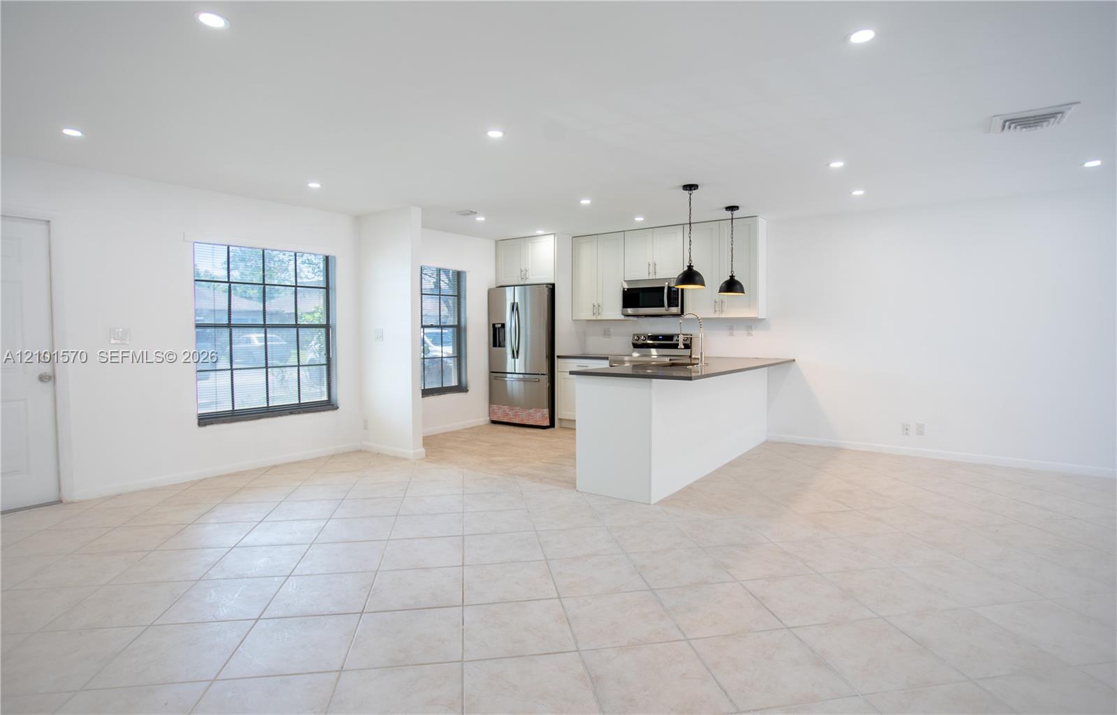 2615 SW 74th Ter, Davie FL 33314 photo 2