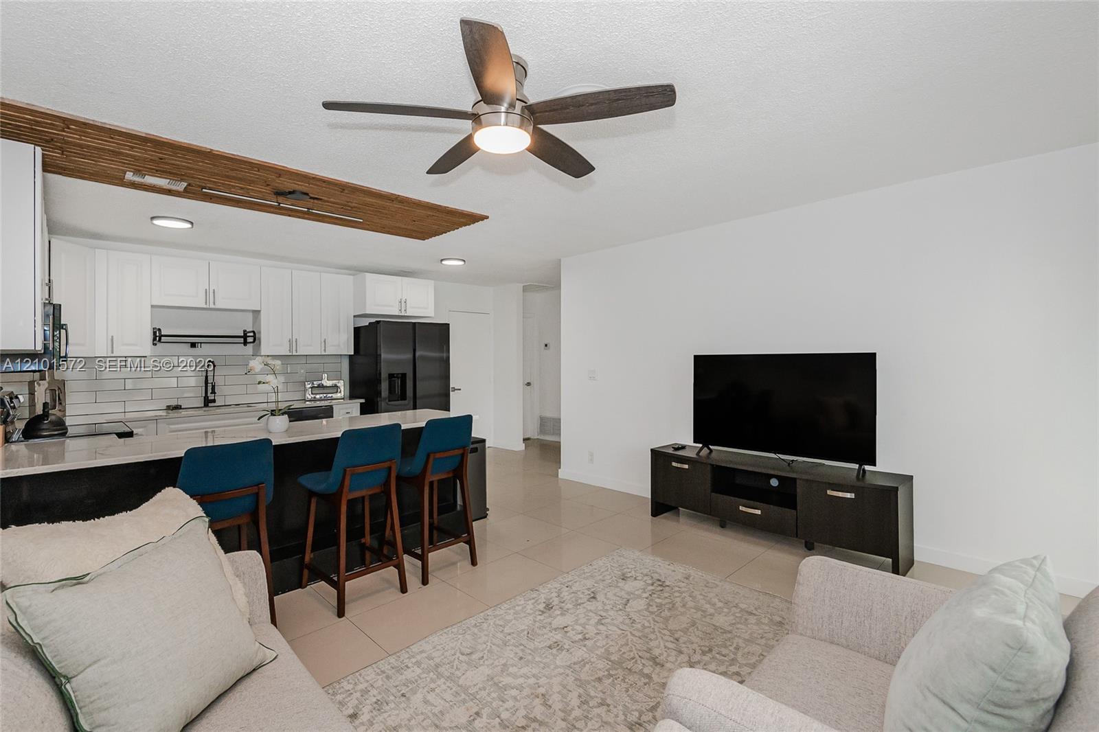 709 SW 14th Ct # 2, Fort Lauderdale FL 33315 photo 4