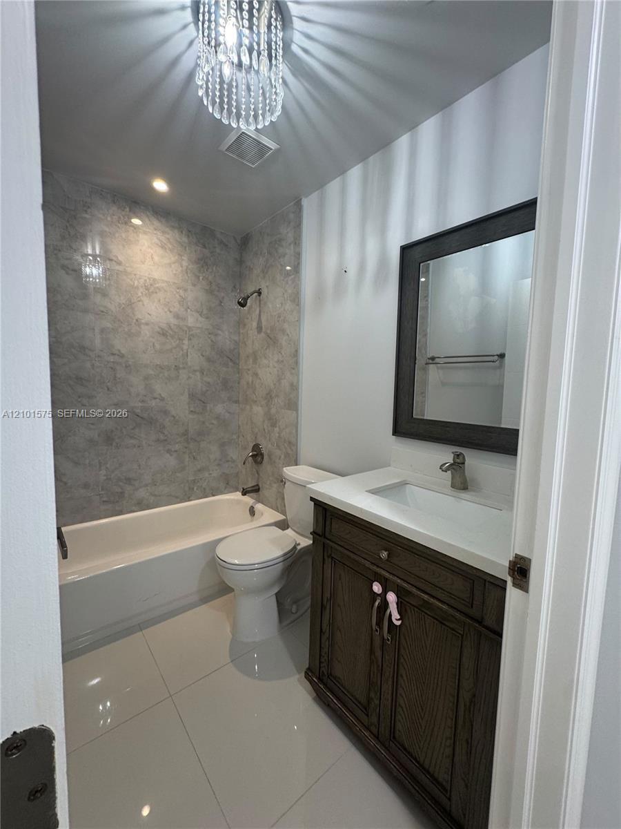 7817 W 36th Ave # 204, Hialeah FL 33018 photo 5
