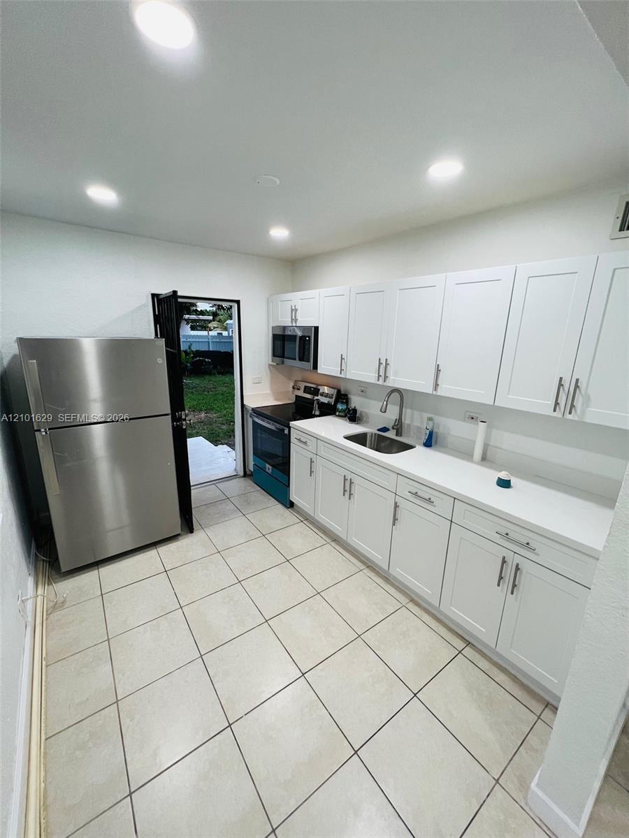 2335 W Bunche Park Dr, Miami Gardens FL 33054 photo 4