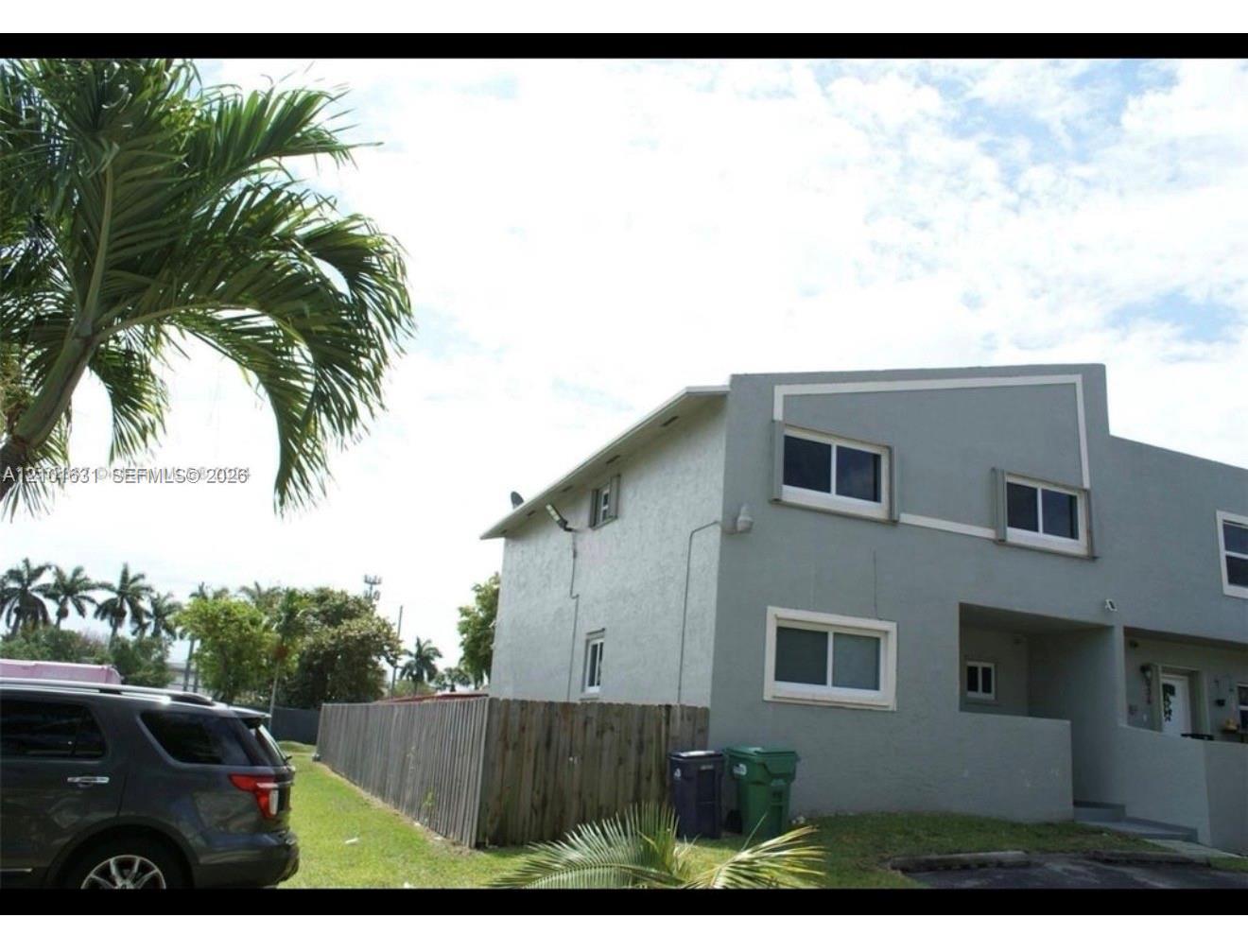 9030 SW 203rd Ter, Cutler Bay FL 33189 photo 2