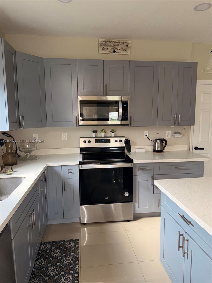 Hallandale Beach, FL 33009 photo 3