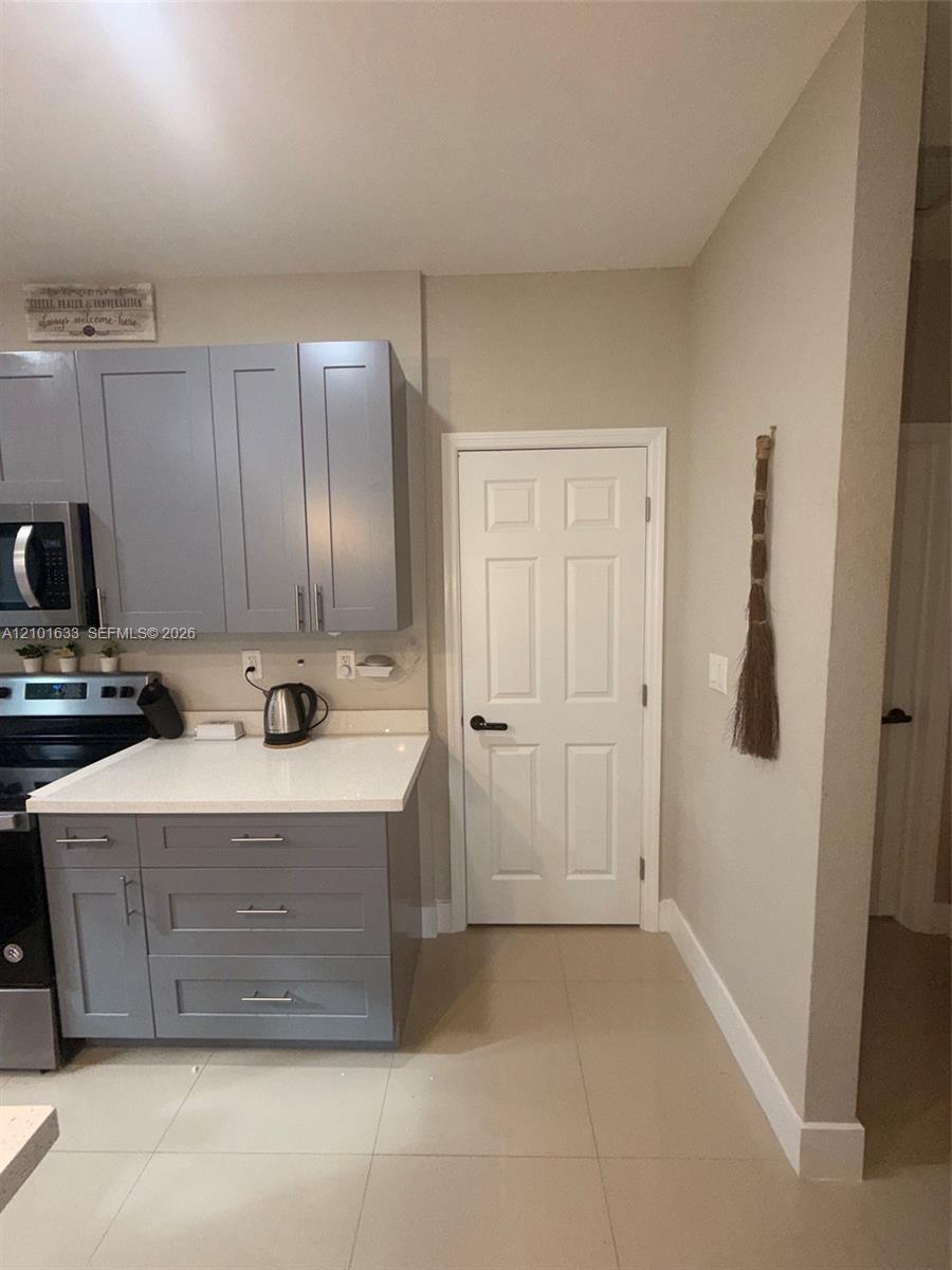 Hallandale Beach, FL 33009 photo 4