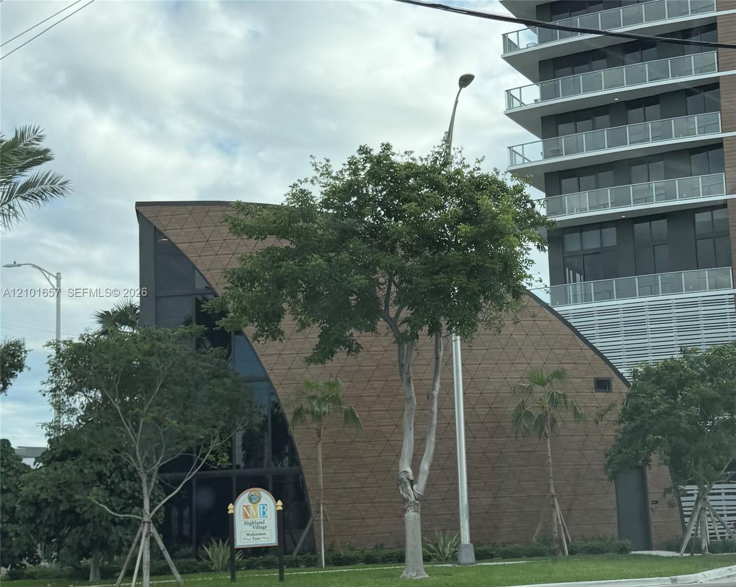13899 Biscayne Blvd # 1501, North Miami Beach FL 33181 photo 2