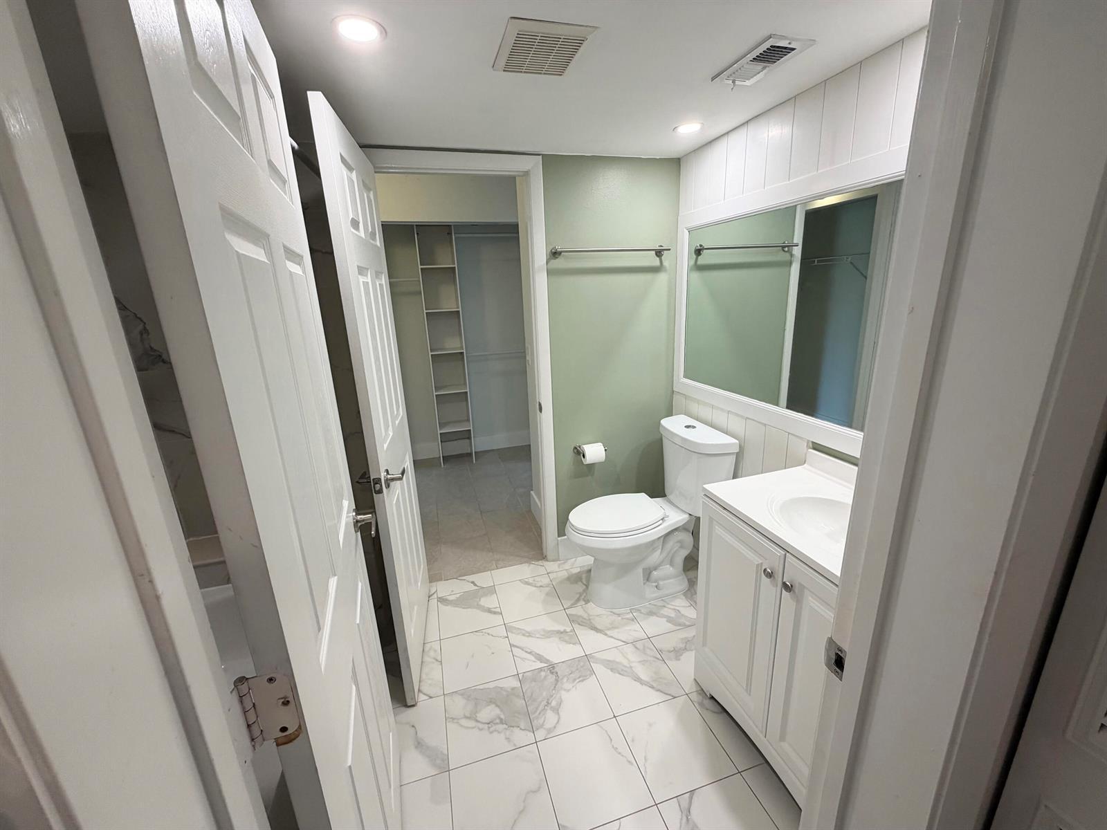 1112 GREEN PINE Boulevard # F1, West Palm Beach FL 33409 photo 5