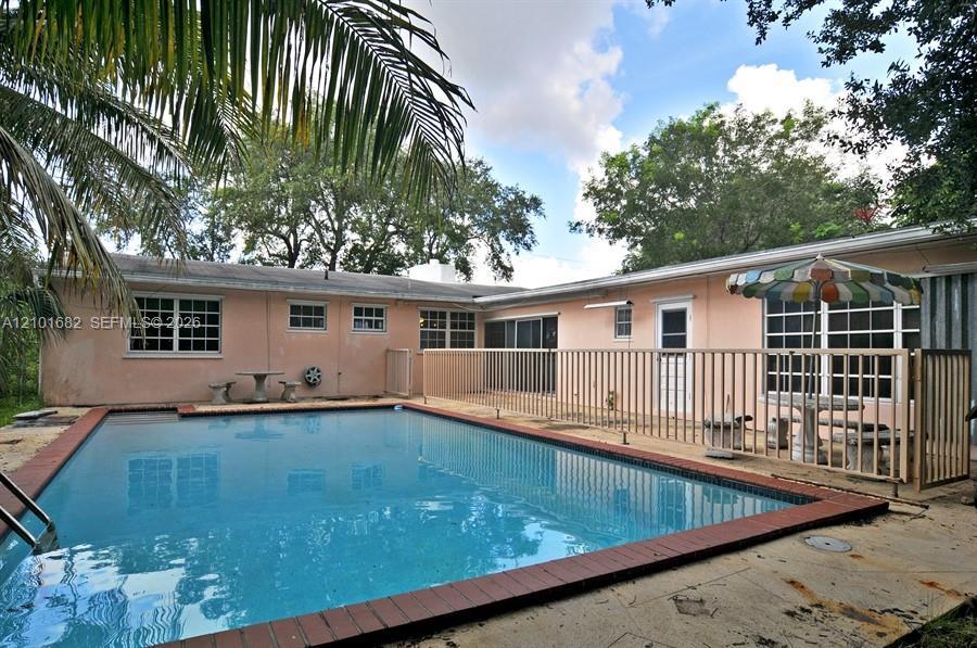 6851 Sunset Dr, South Miami FL 33143 photo 2