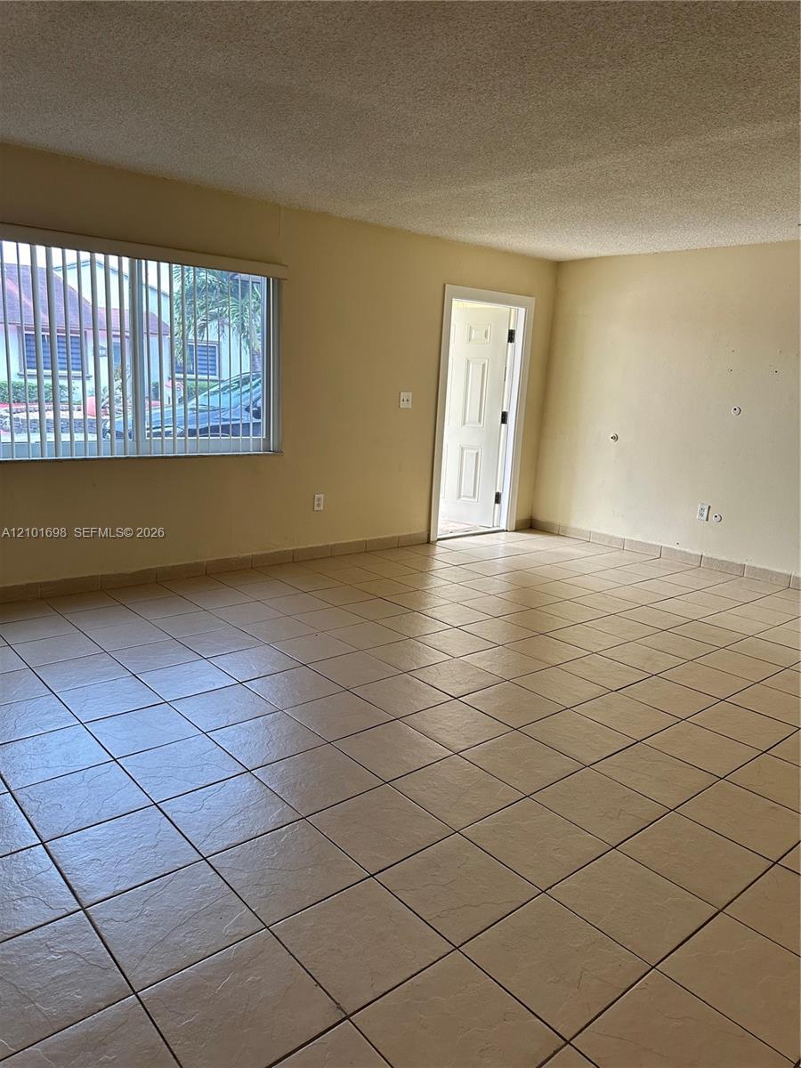 535 W 79th Pl, Hialeah FL 33014 photo 5