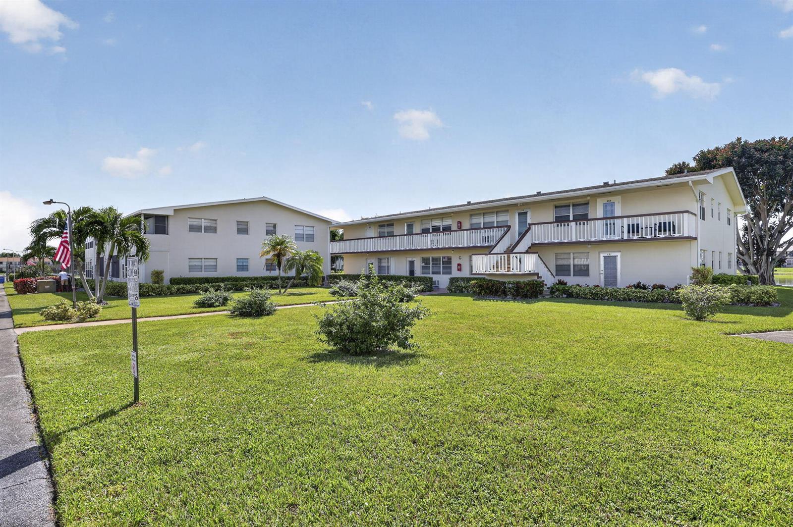 135 Somerset G, West Palm Beach FL 33417 photo 3