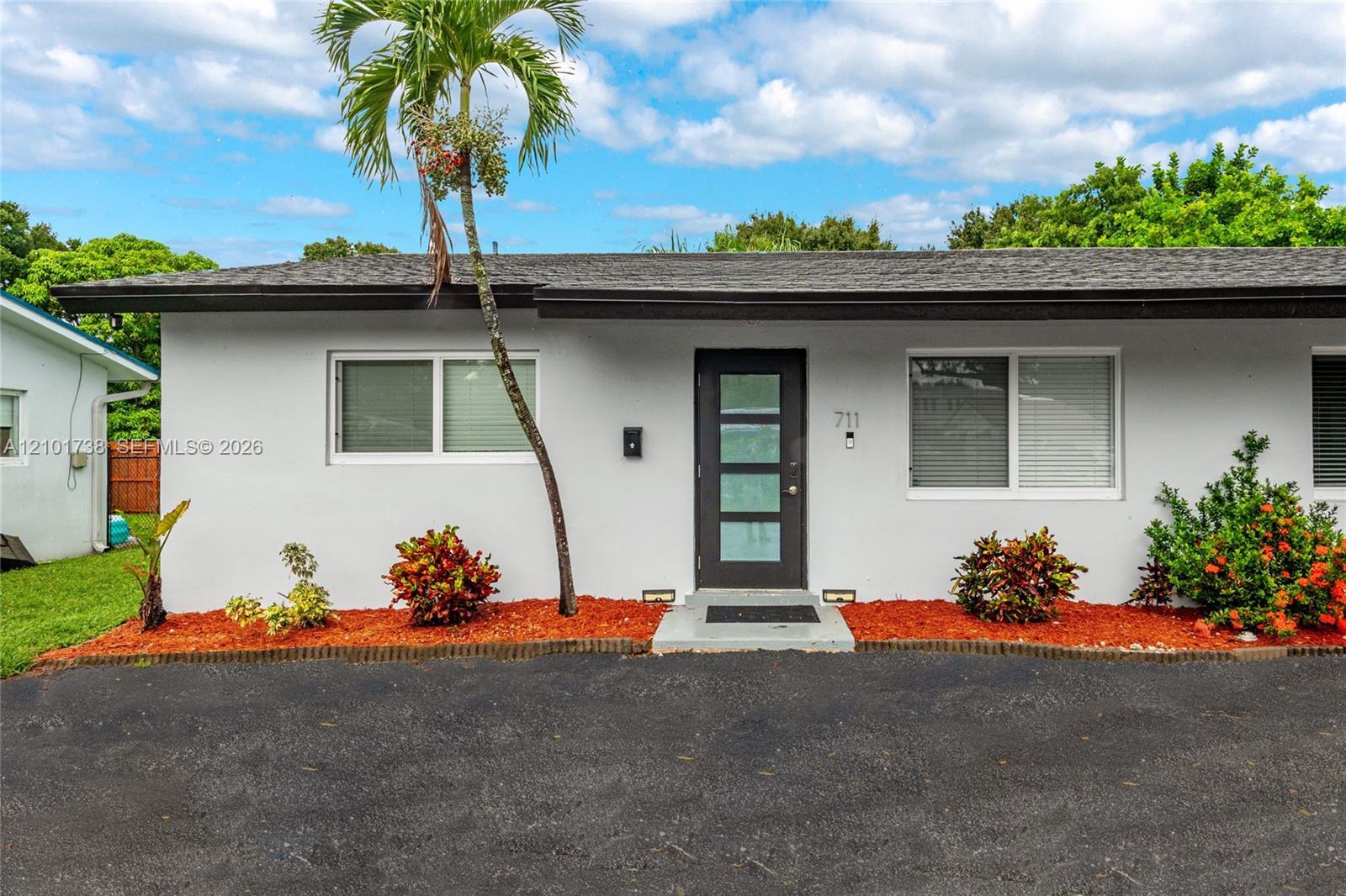 711 SW 14th Ct, Fort Lauderdale FL 33315 photo 2