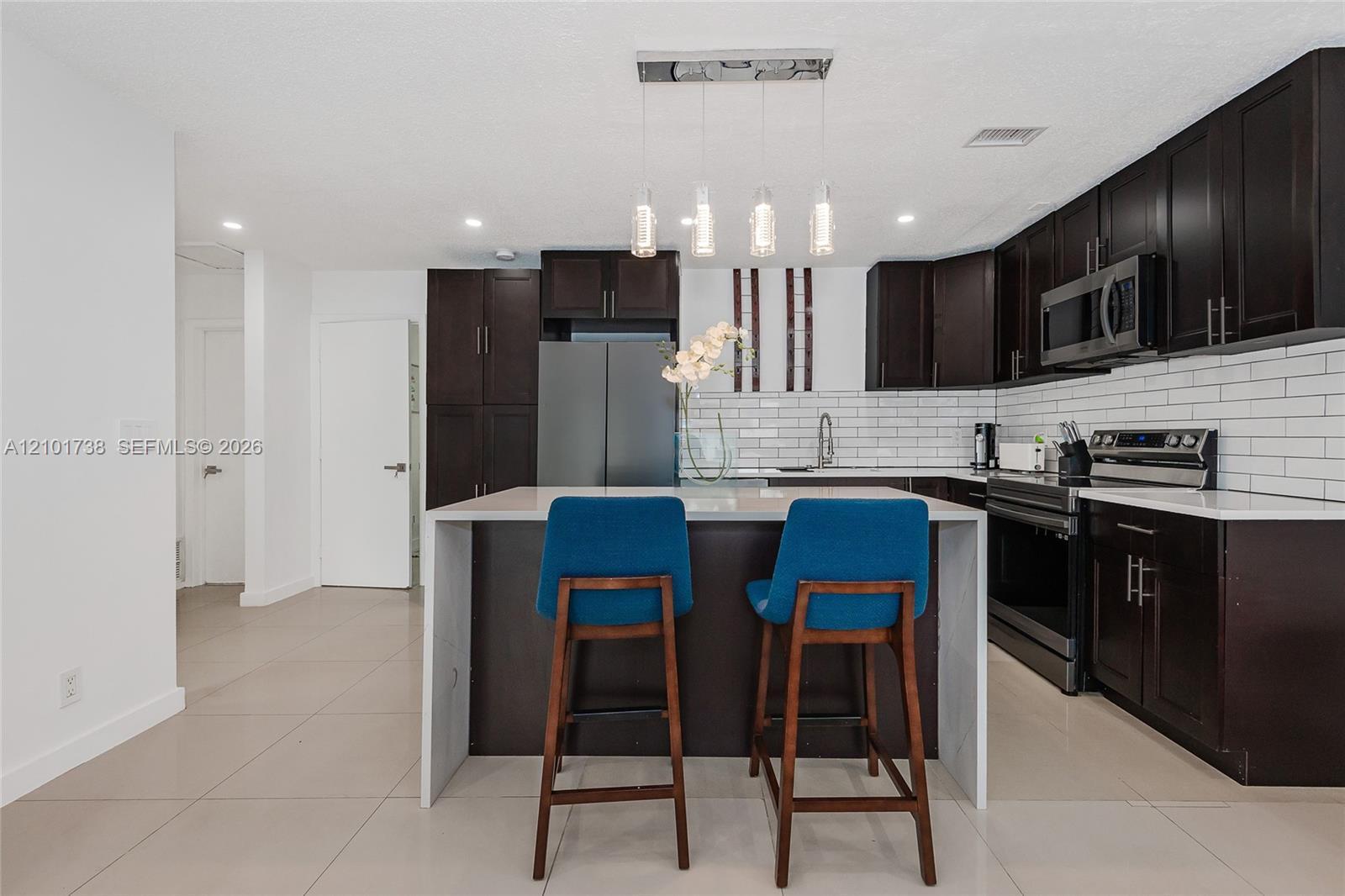 711 SW 14th Ct, Fort Lauderdale FL 33315 photo 4