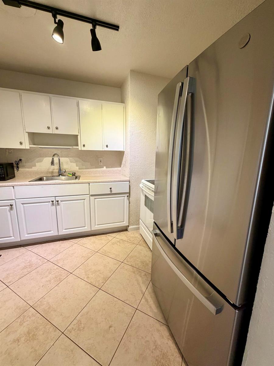 1226 S H Street, FL 33460 photo 5