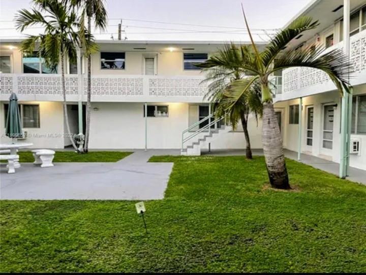 1717 Rodman Street # 18, Hollywood FL 33020 photo 2