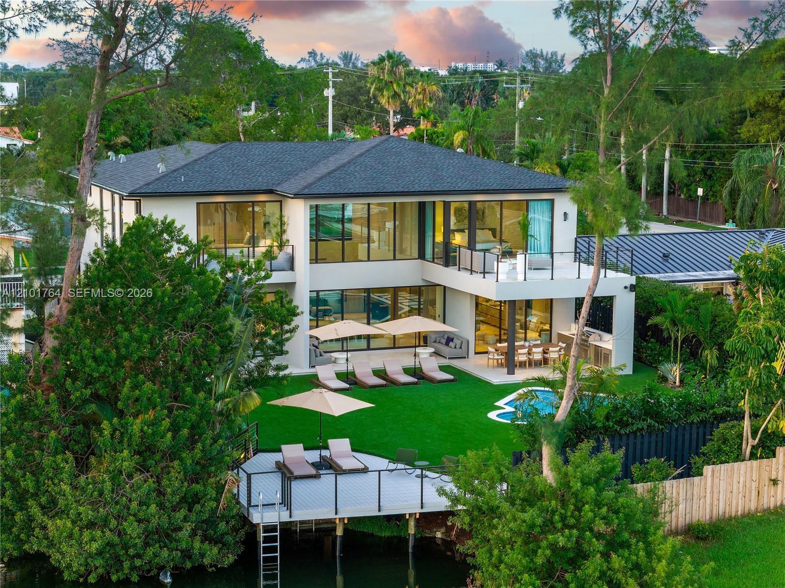 2340 NE 201st St, Miami FL 33180 photo 5