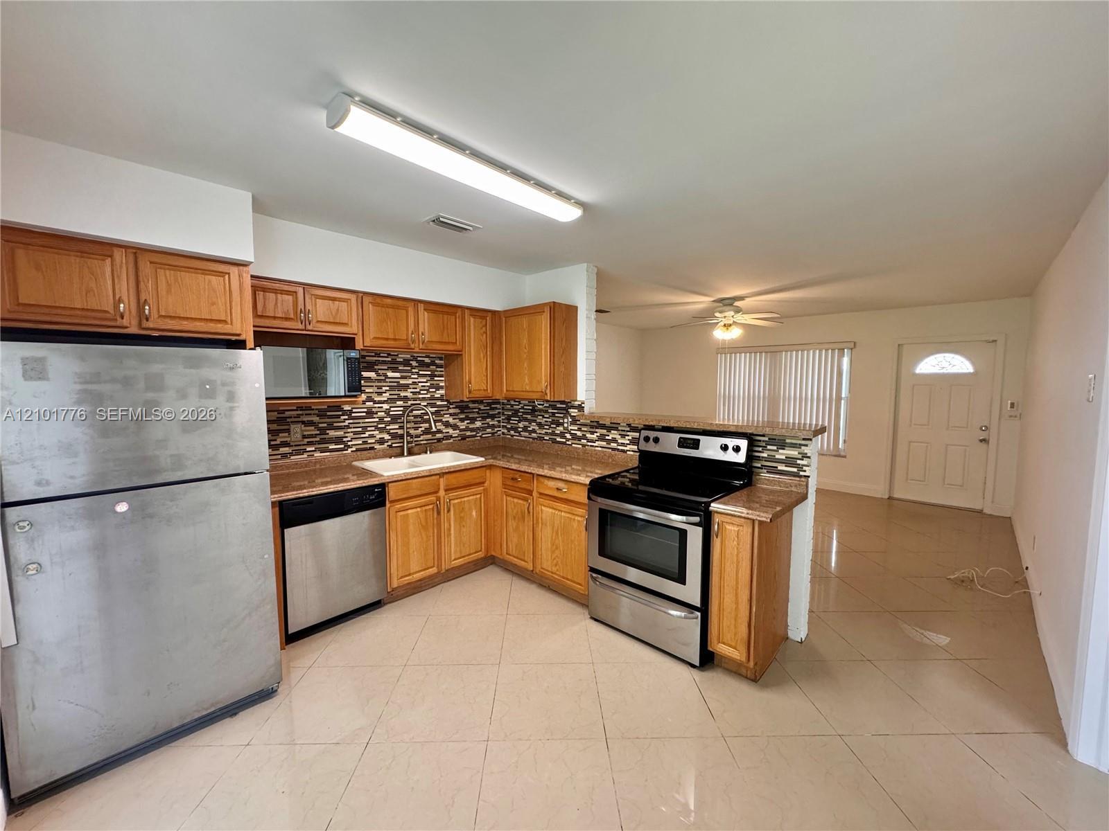 4720 SW 25th Ter, Dania Beach FL 33312 photo 3