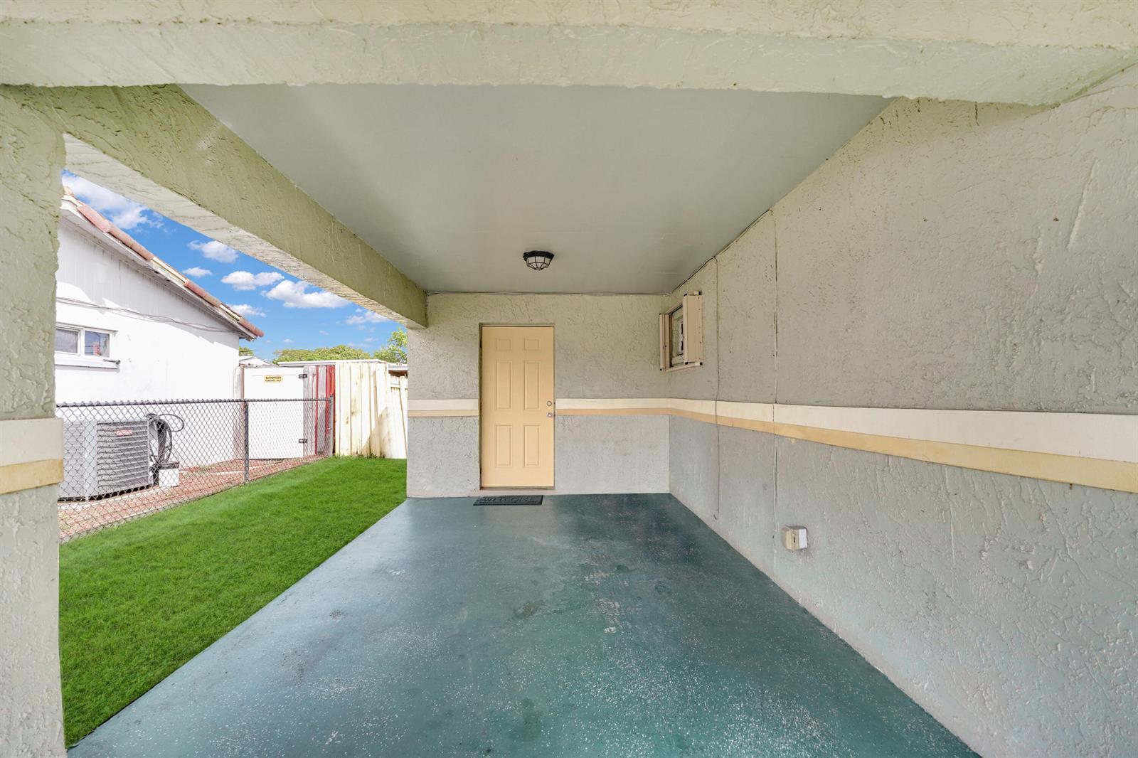 1420 NW 33RD Terrace, Lauderhill FL 33311 photo 4