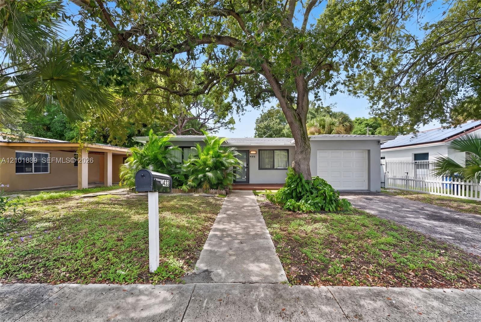 433 NW 15th Way, Fort Lauderdale FL 33311 photo 2