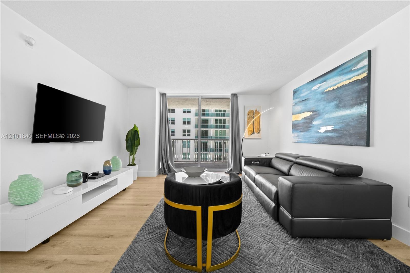 1200 Brickell Bay Dr # 1907, Miami FL 33131 photo 2