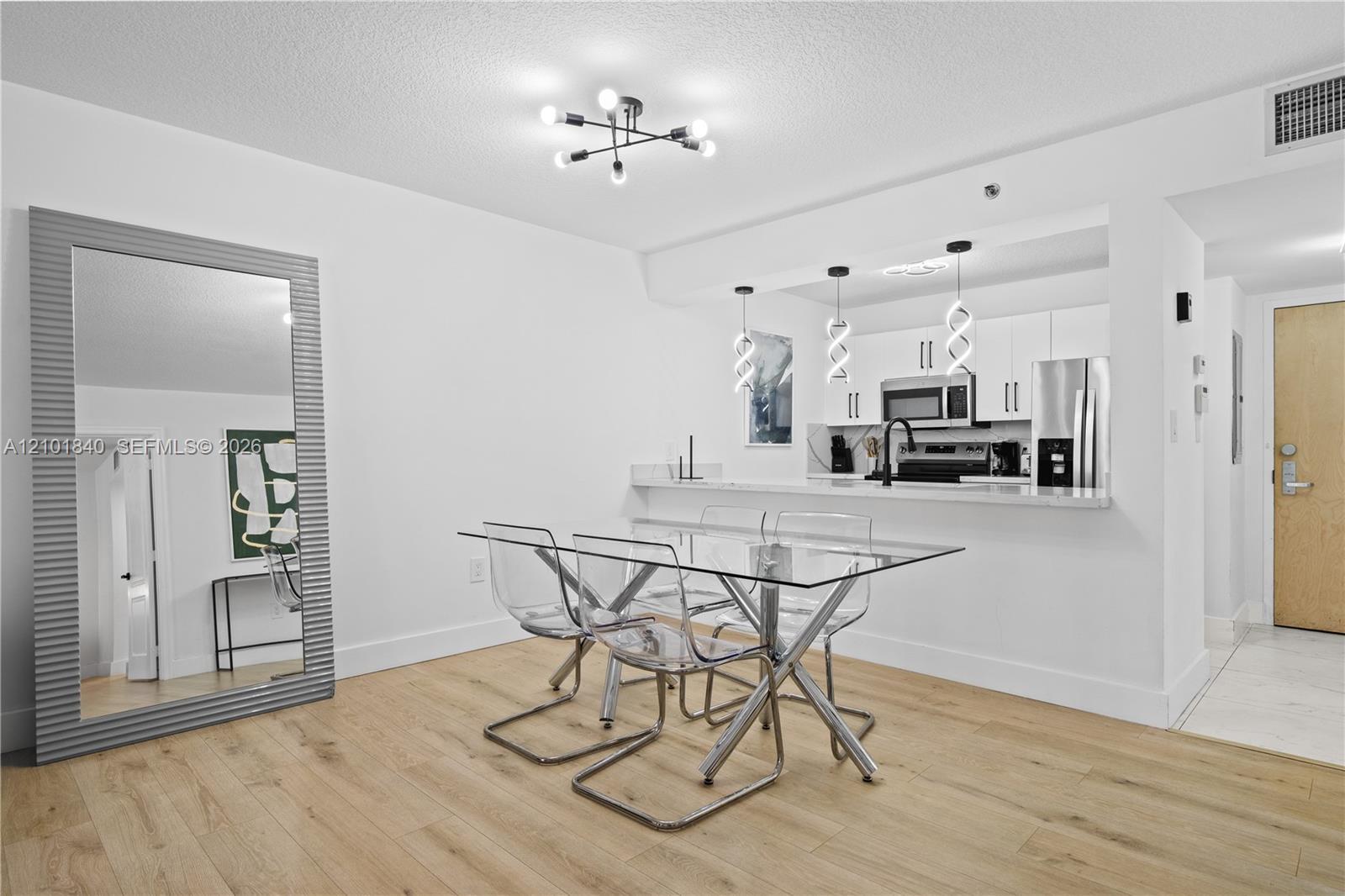 1200 Brickell Bay Dr # 1907, Miami FL 33131 photo 3