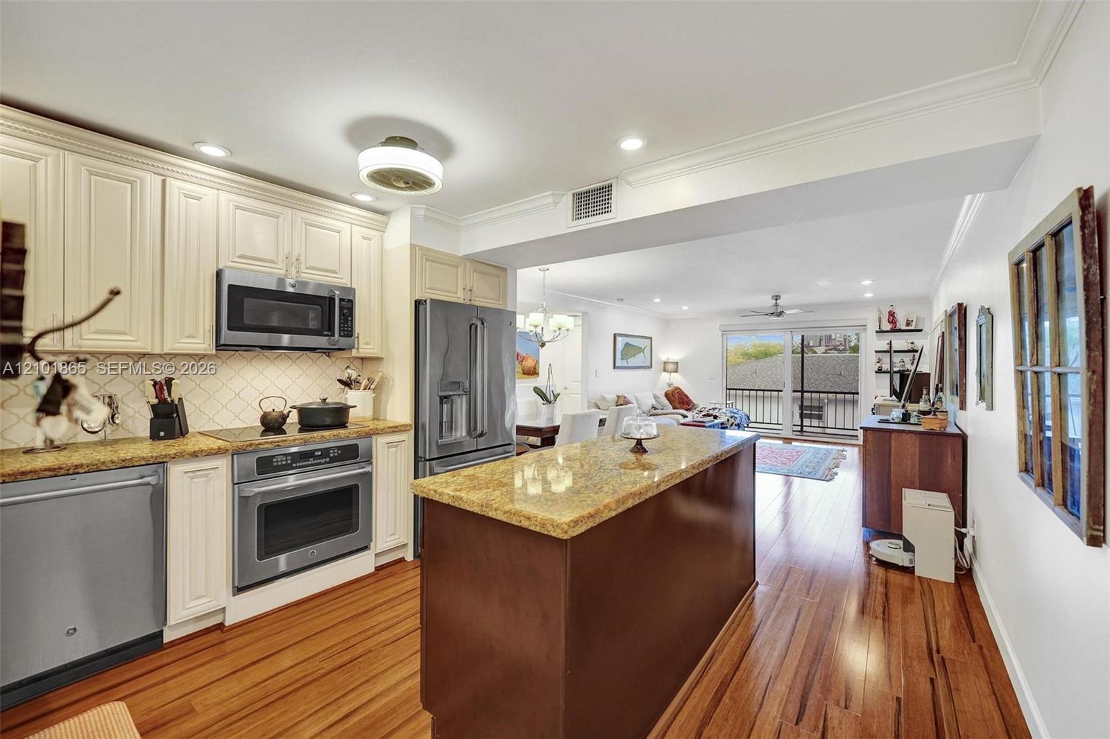 1212 SE 2nd Ct # 301, Fort Lauderdale FL 33301 photo 2