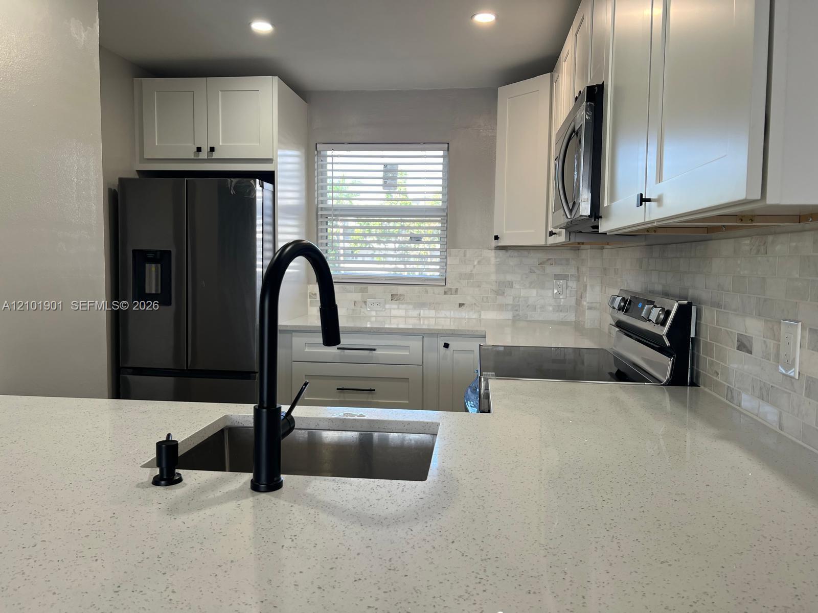 108 Royal Park Dr # 2H, Oakland Park FL 33309 photo 5