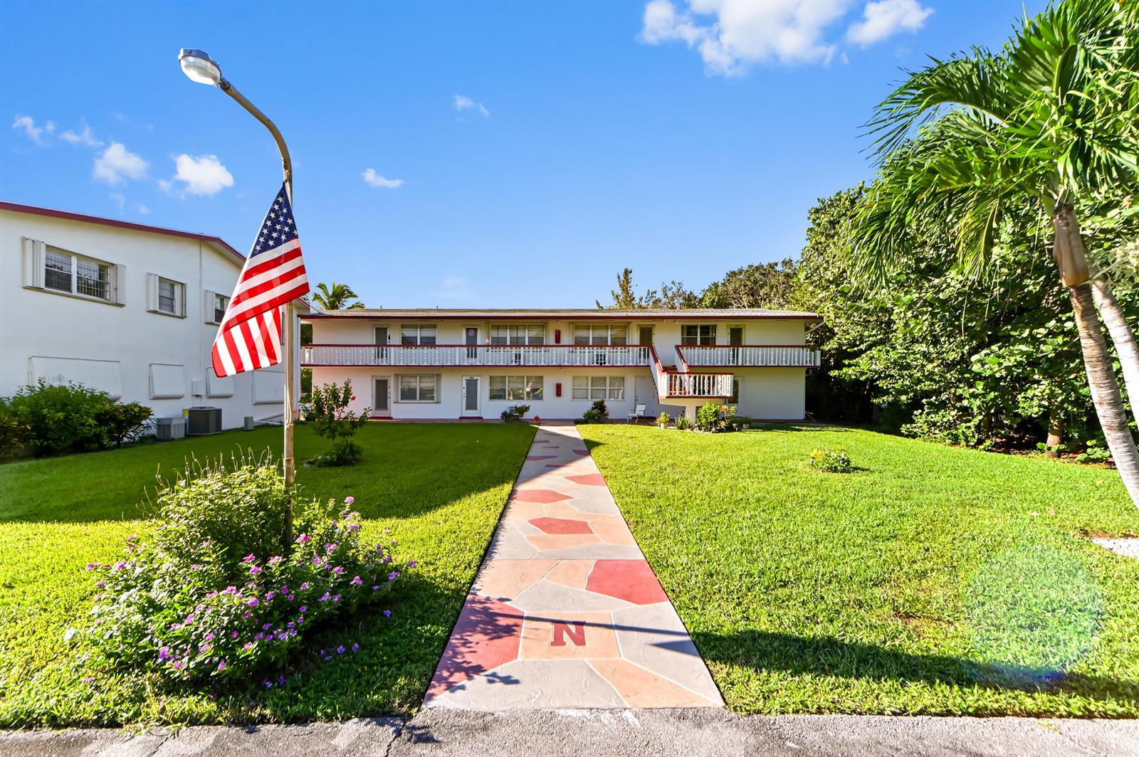 277 Northampton N, West Palm Beach FL 33417 photo 2