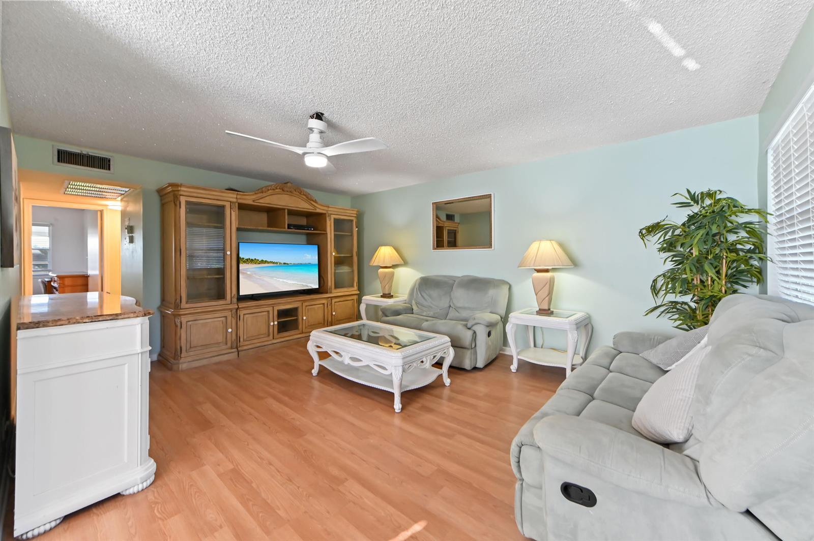 277 Northampton N, West Palm Beach FL 33417 photo 4