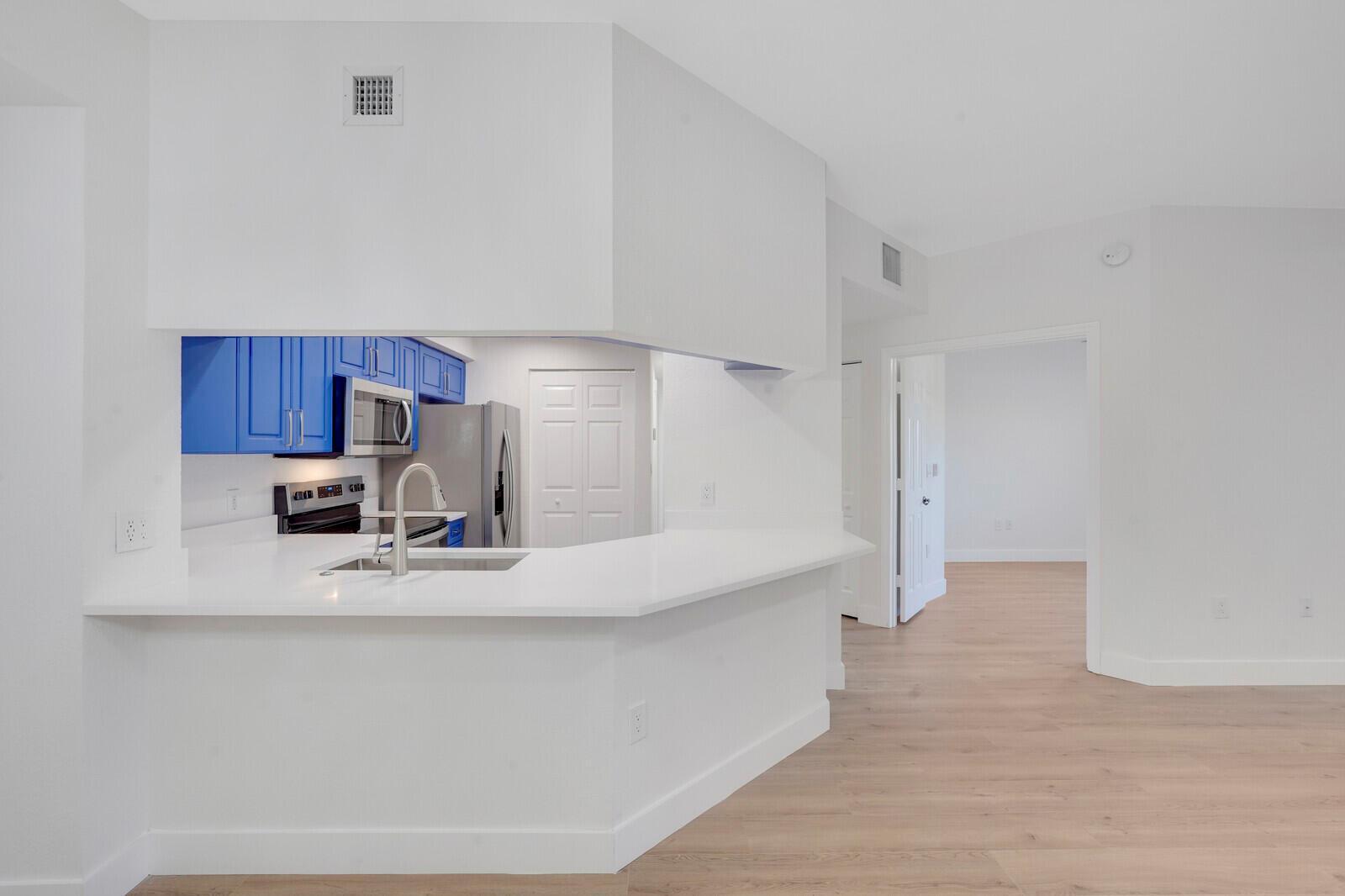 2724 ANZIO Court # 305, Palm Beach Gardens FL 33410 photo 2