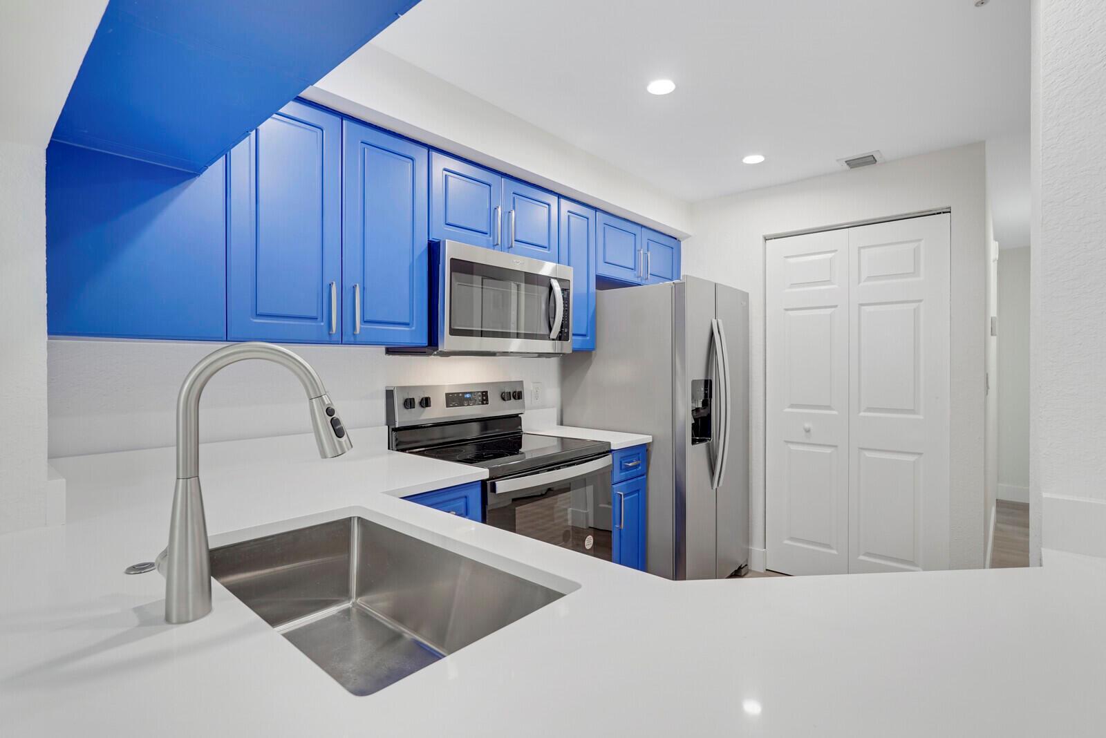 2724 ANZIO Court # 305, Palm Beach Gardens FL 33410 photo 3