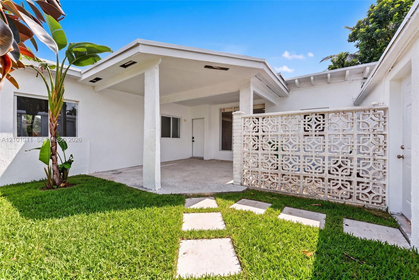 334 NW 110th St, Miami FL 33168 photo 2