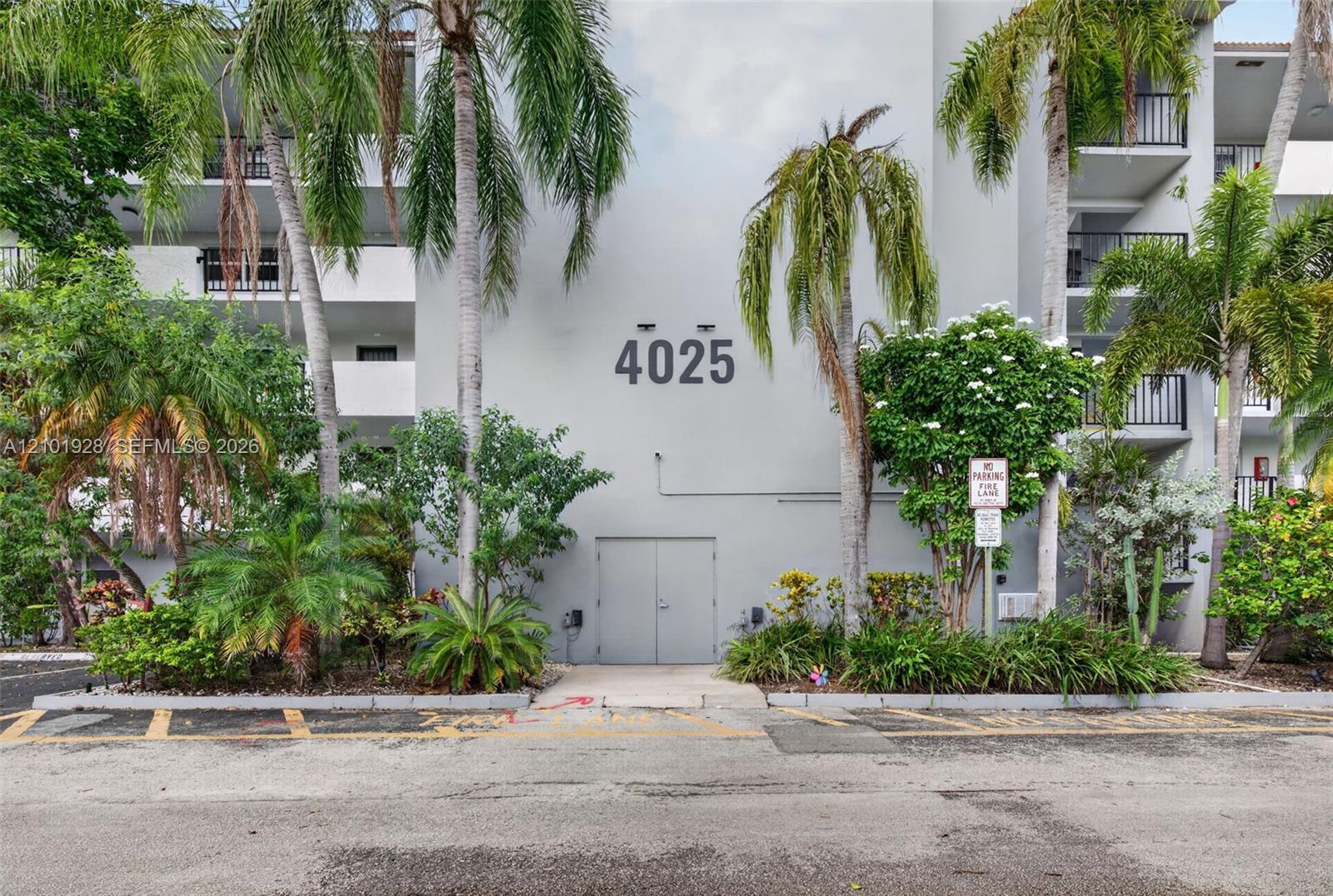 4025 N Nob Hill Rd # 107, Sunrise FL 33351