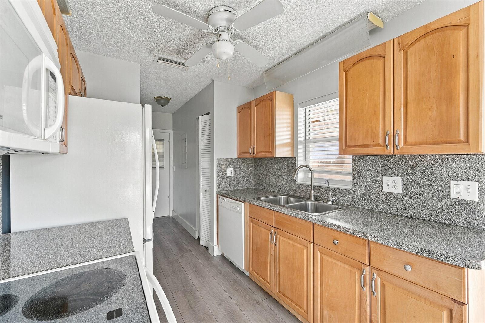1730 NW 48th Place, Pompano Beach FL 33064 photo 5