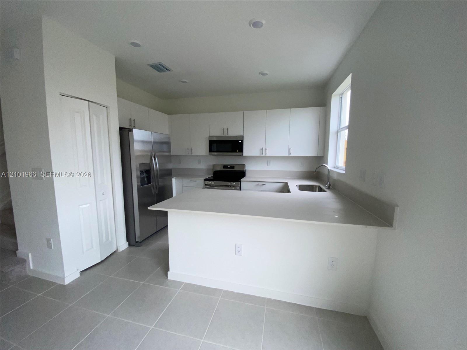 2589 SE 25th Dr, Homestead FL 33035 photo 5