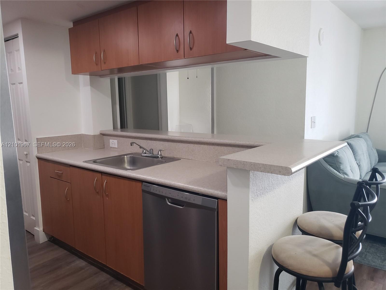 816 NW 11th St # 407, Miami FL 33136 photo 4