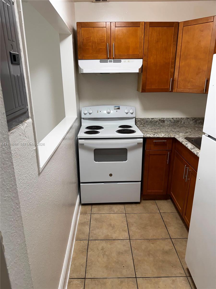 241 SE 9th Ave # 203, Pompano Beach FL 33060 photo 3