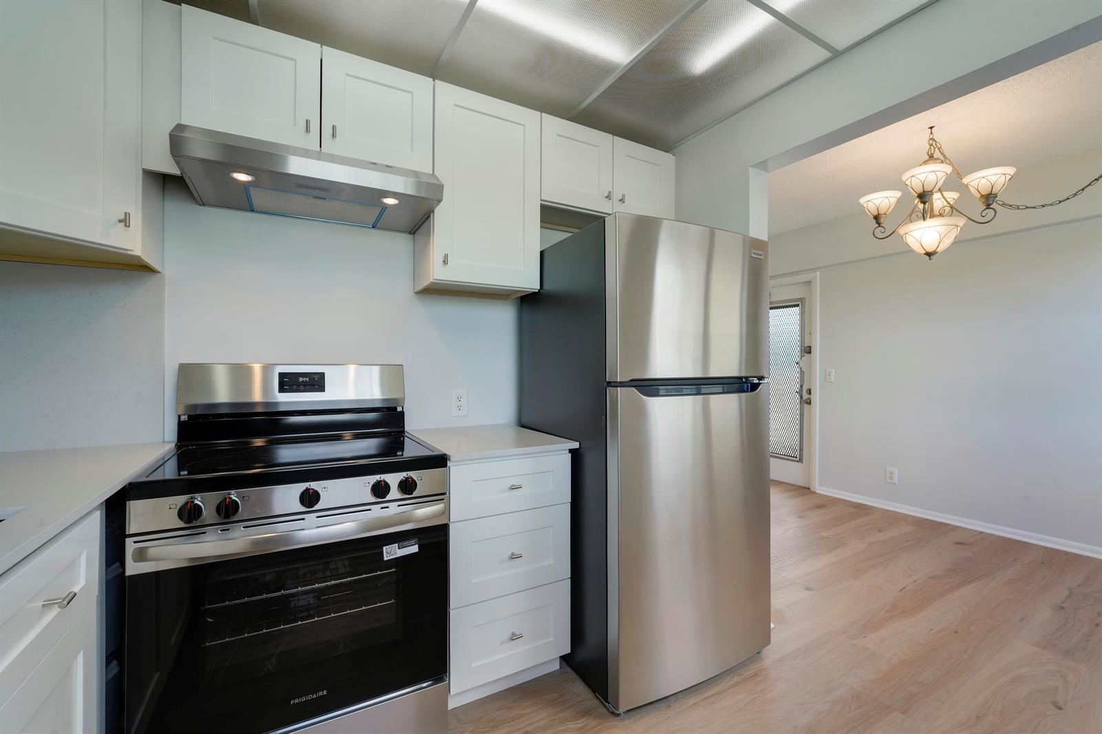 290 Dorset G, Boca Raton FL 33434 photo 3