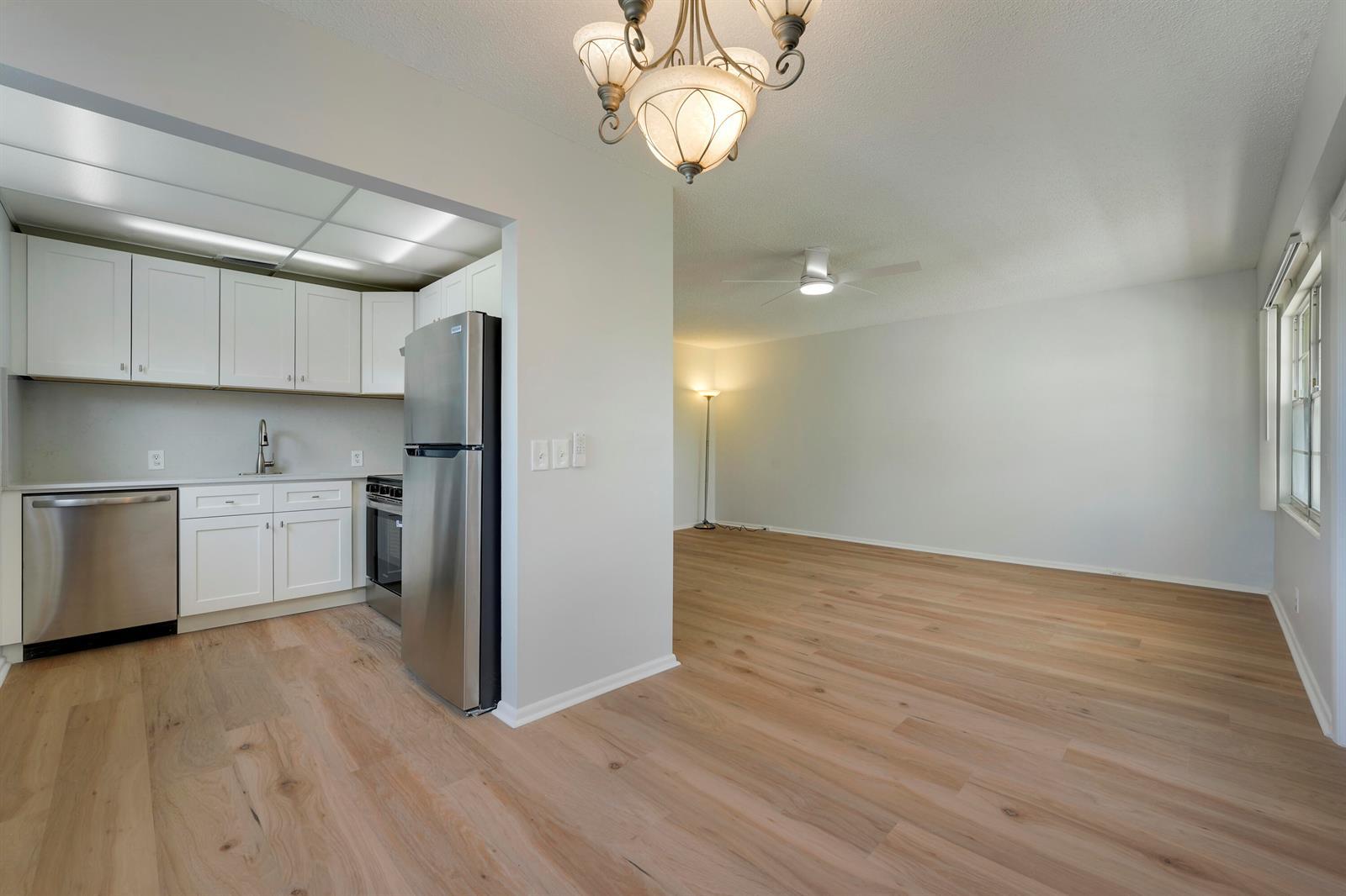 290 Dorset G, Boca Raton FL 33434 photo 5