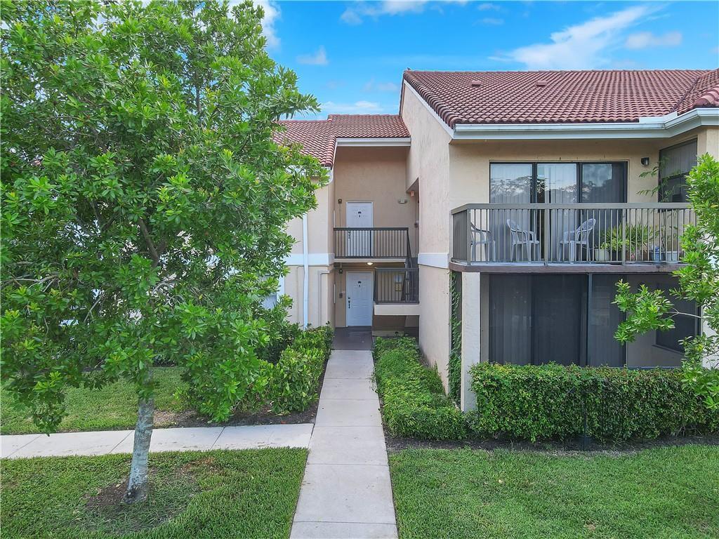 5681 RIVERSIDE Drive, Coral Springs FL 33067 photo 2