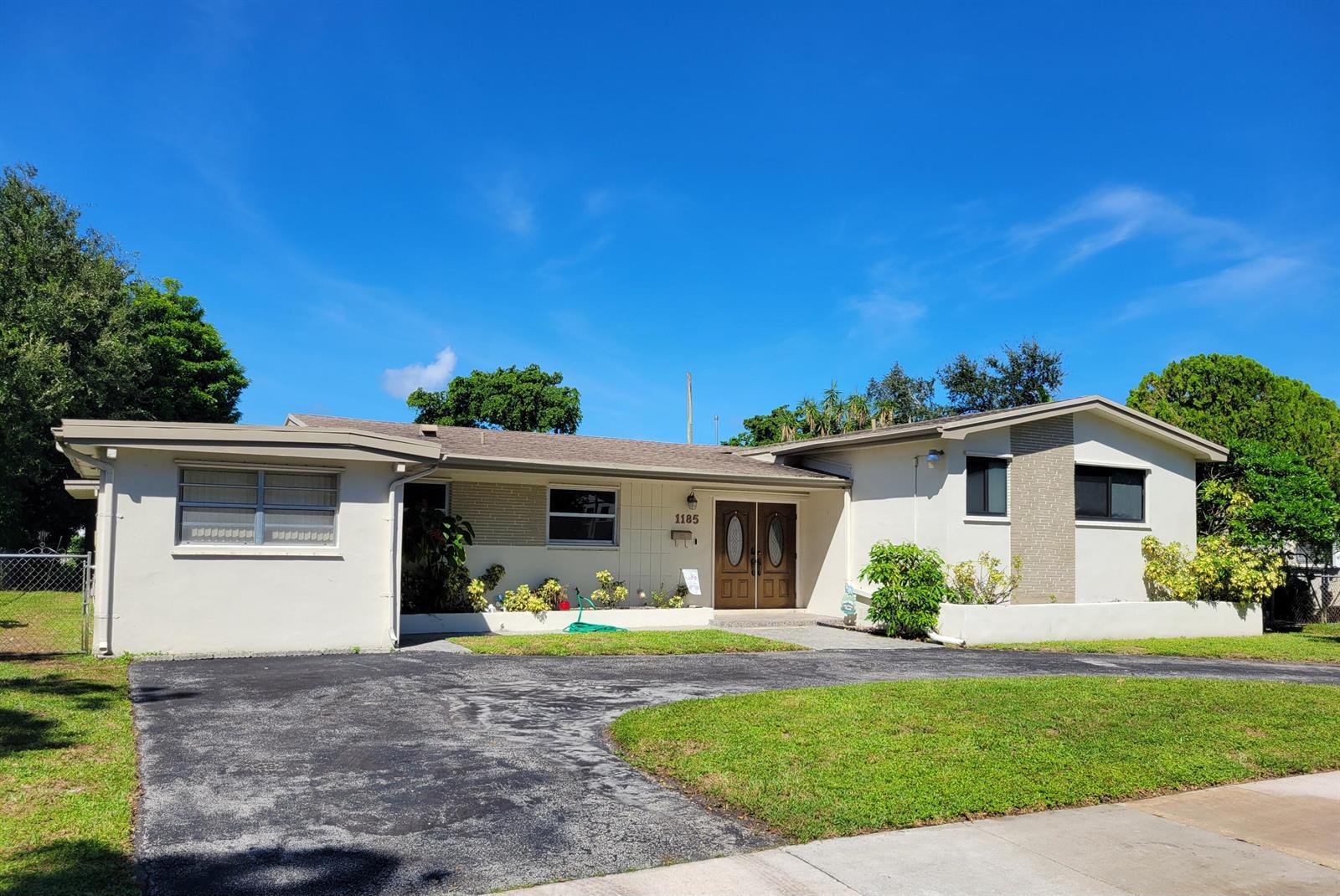 1185 NE 176TH Street, North Miami Beach FL 33162 photo 2