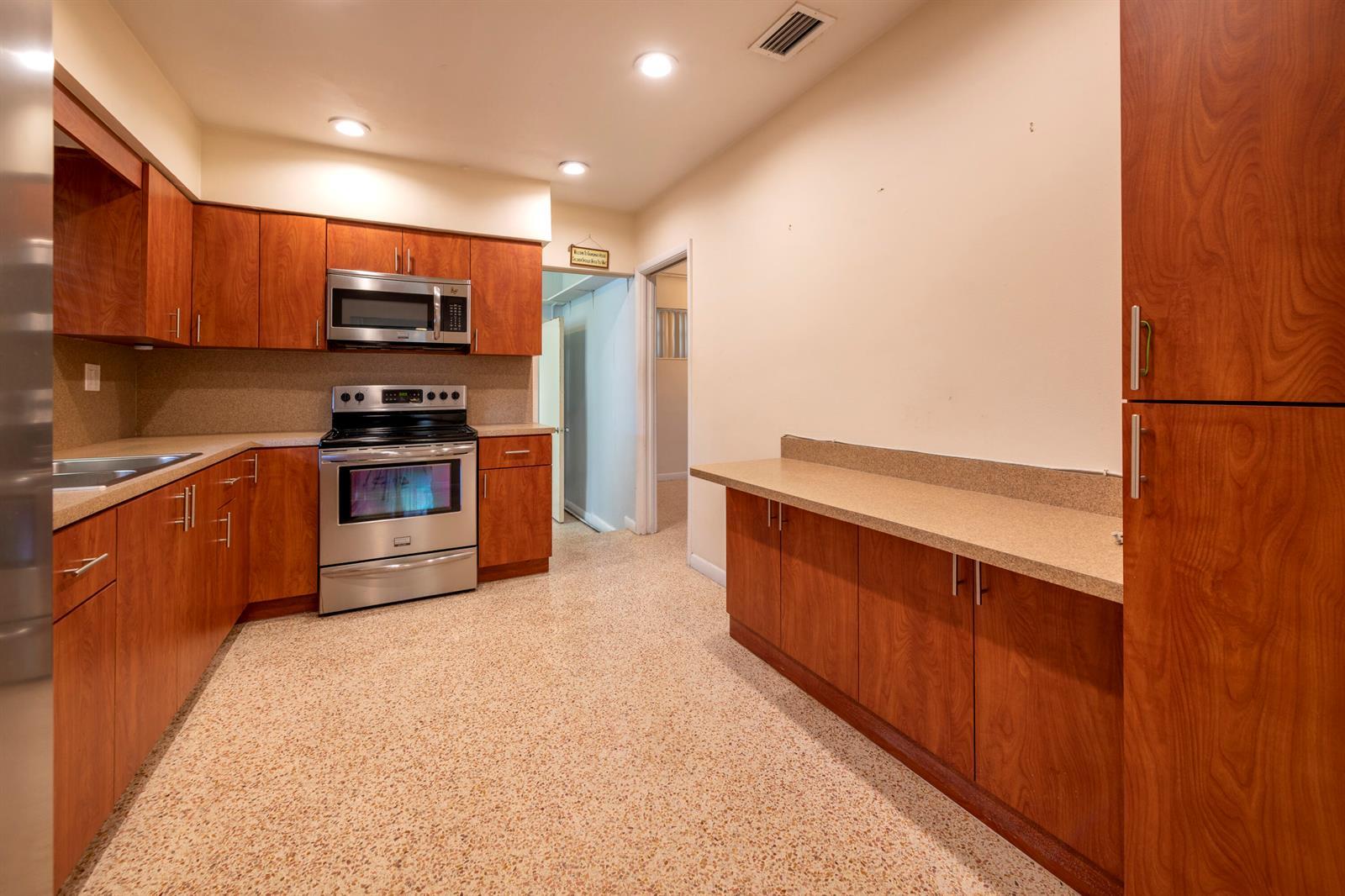 1185 NE 176TH Street, North Miami Beach FL 33162 photo 4