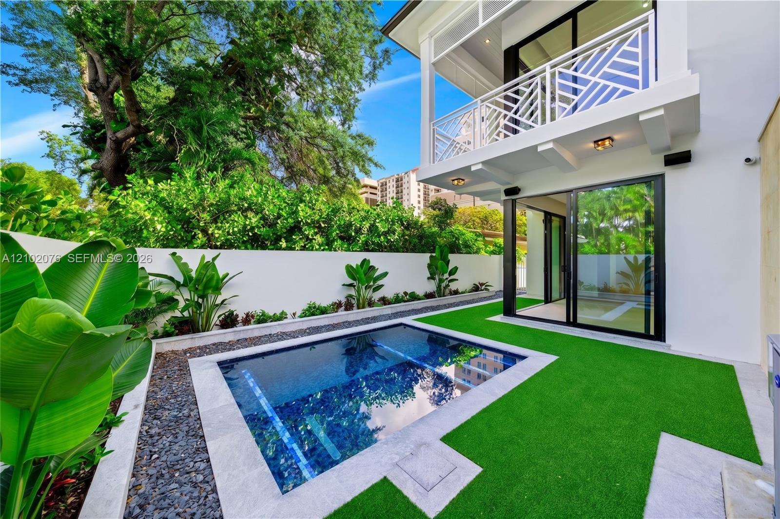 2710 Le Jeune Rd, Coral Gables FL 33134 photo 3