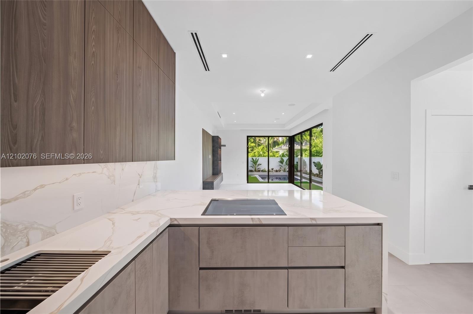 2710 Le Jeune Rd, Coral Gables FL 33134 photo 5