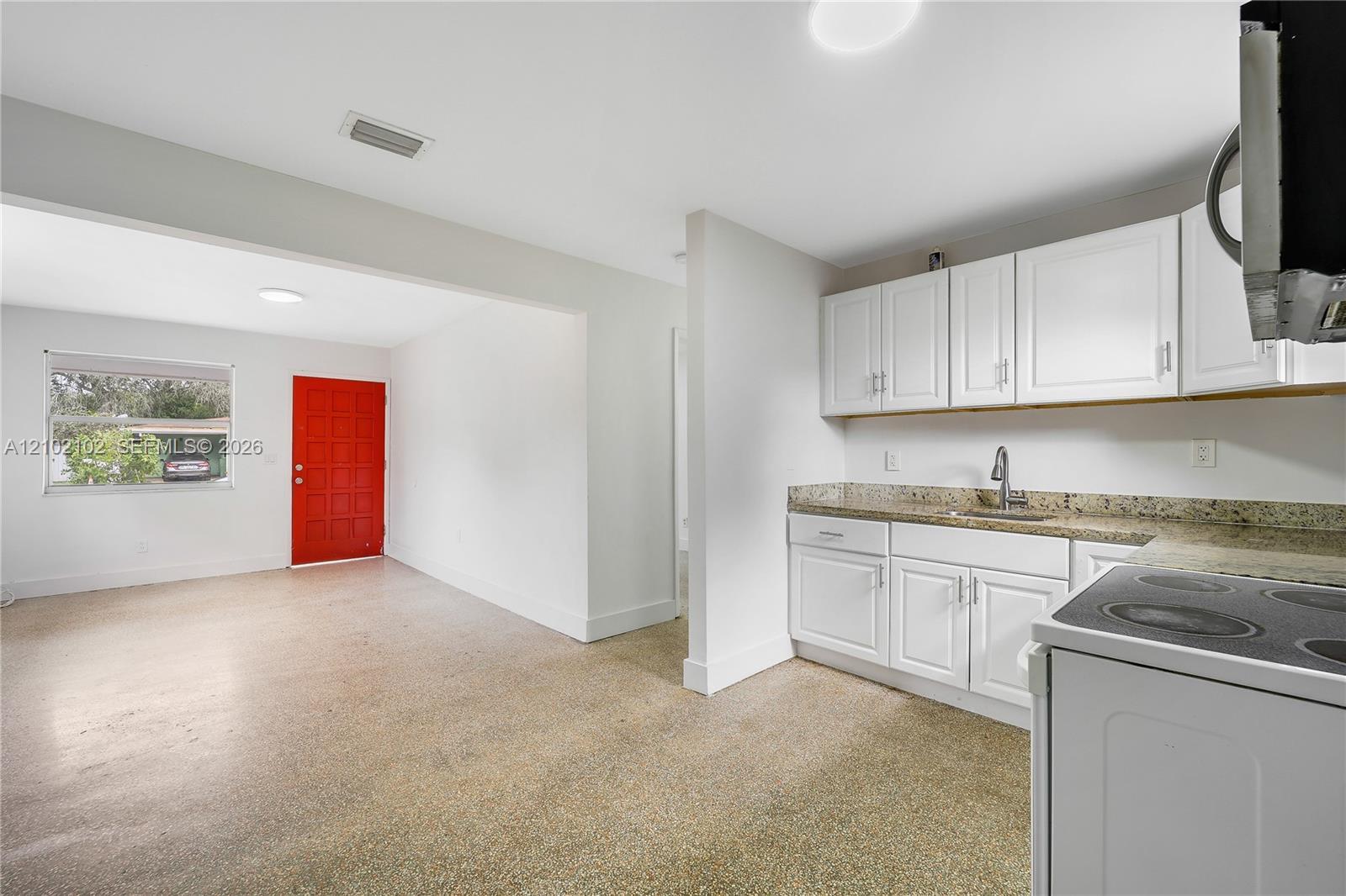 570 NE 132nd St, North Miami FL 33161 photo 3